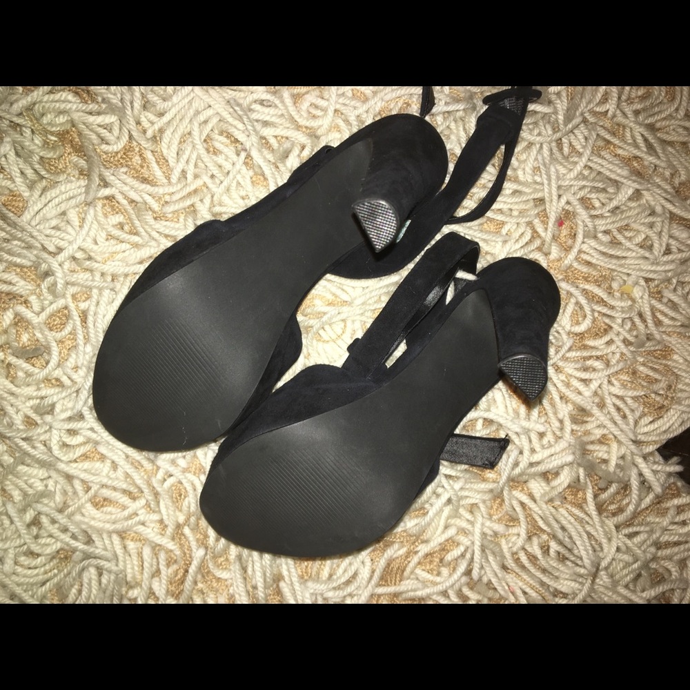 Shoes - Picture 3 of 5